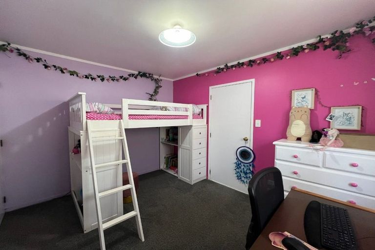 Photo of property in 17 Sunningdale Street, Wattle Downs, Auckland, 2103