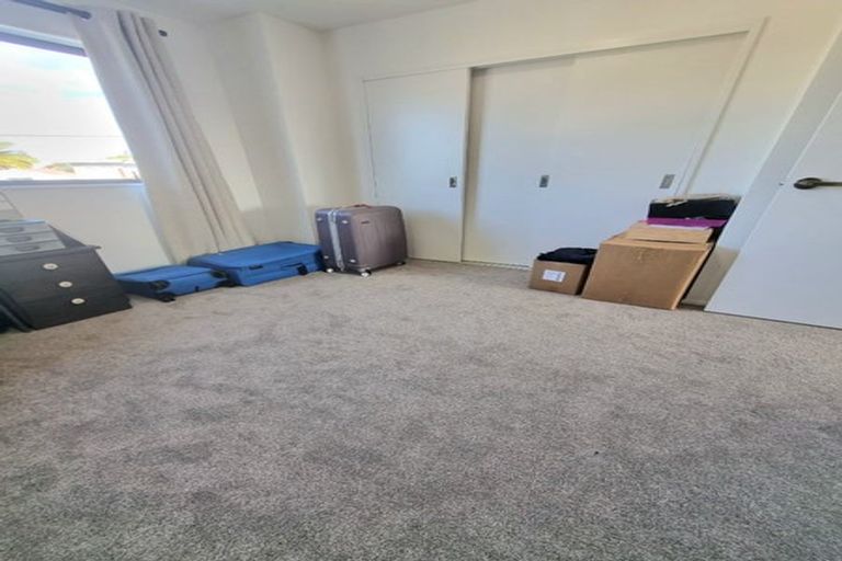 Photo of property in 3/25 Vodanovich Road, Te Atatu South, Auckland, 0610