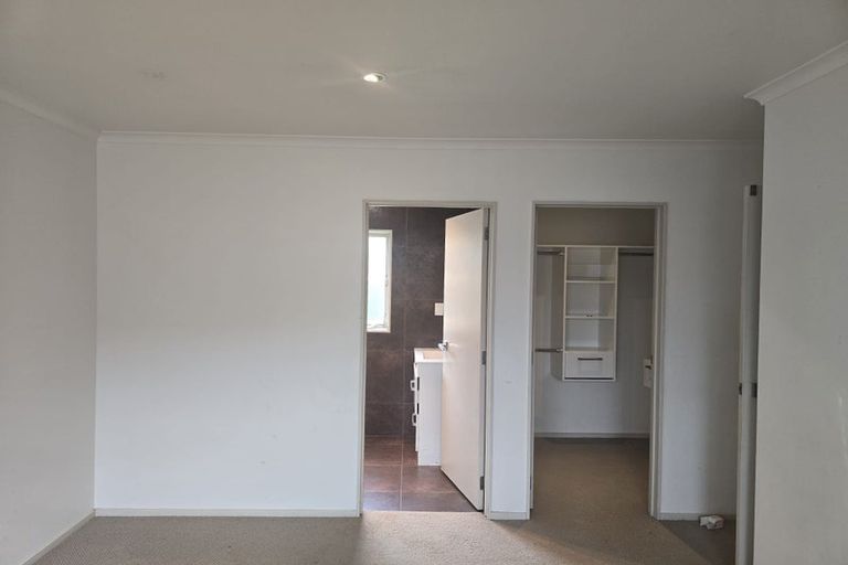 Photo of property in 49b Cambridge Terrace, Papatoetoe, Auckland, 2025