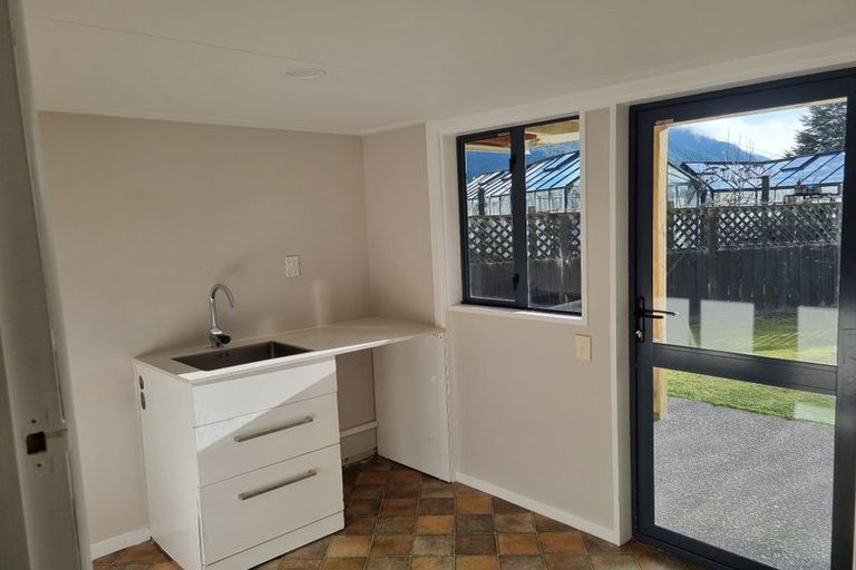 Photo of property in 17 Kent Street, Kingston, Athol, 9793