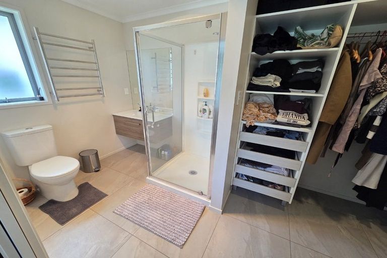 Photo of property in 1 Meadowviews Drive, Welcome Bay, Tauranga, 3112