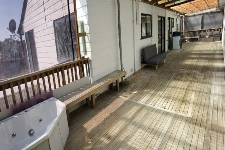 Photo of property in 54 Glennandrew Drive, Half Moon Bay, Auckland, 2012