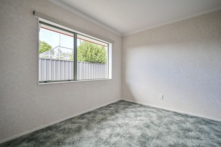 Photo of property in 17 Amanda Place, Mayfair, Hastings, 4122