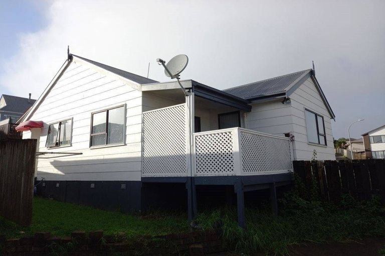 Photo of property in 6 Marco Place, Highland Park, Auckland, 2010