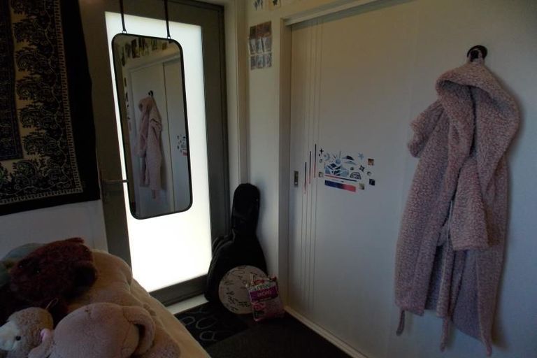 Photo of property in 1/127 Raroa Road, Aro Valley, Wellington, 6012