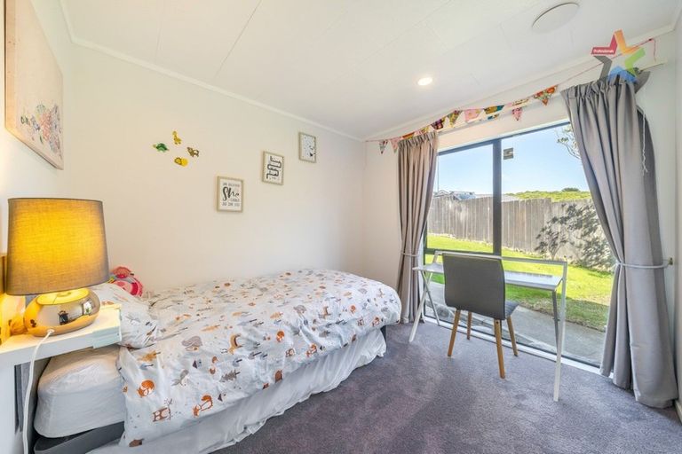 Photo of property in 21 Jasmine Grove, Maungaraki, Lower Hutt, 5010