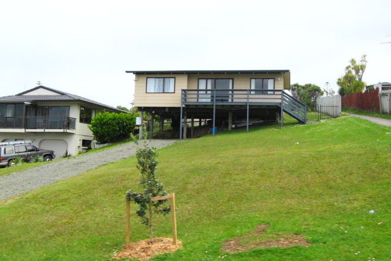Photo of property in 11 Everard Avenue, Army Bay, Whangaparaoa, 0930
