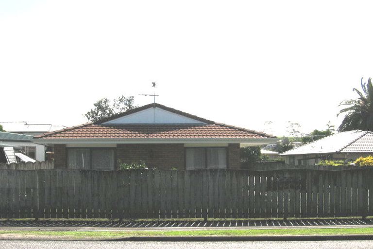 Photo of property in 9 Metcalfe Road, Ranui, Auckland, 0612