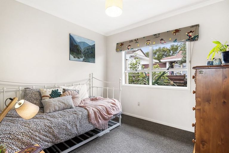 Photo of property in 2/193 Lake Road, Belmont, Auckland, 0622