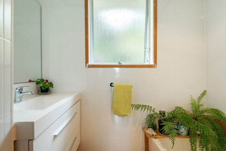 Photo of property in 58 Juniper Road, Sunnynook, Auckland, 0620
