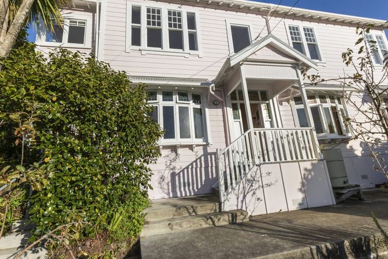 Photo of property in 74 Glen Road, Kelburn, Wellington, 6012