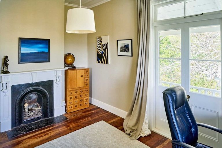 Photo of property in 17 Kowhai Street, Eastbourne, Lower Hutt, 5013