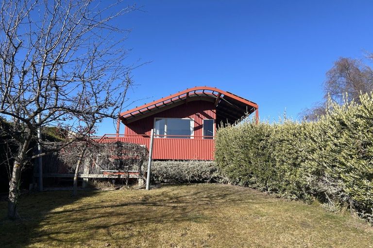 Photo of property in 70 Upton Street, Wanaka, 9305