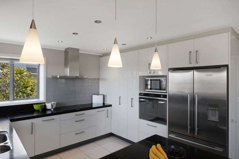 Photo of property in 1/60 Penzance Road, Mairangi Bay, Auckland, 0630