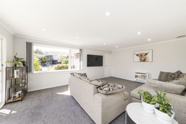Photo of property in 23 Redwood Grove, Hokowhitu, Palmerston North, 4410