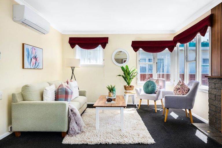 Photo of property in 16 Peel Place, Wainuiomata, Lower Hutt, 5014