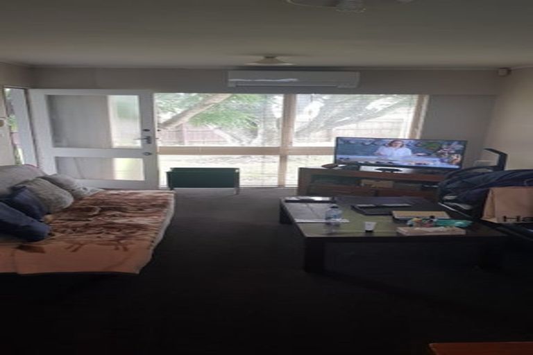 Photo of property in 68a Kenderdine Road, Papatoetoe, Auckland, 2025