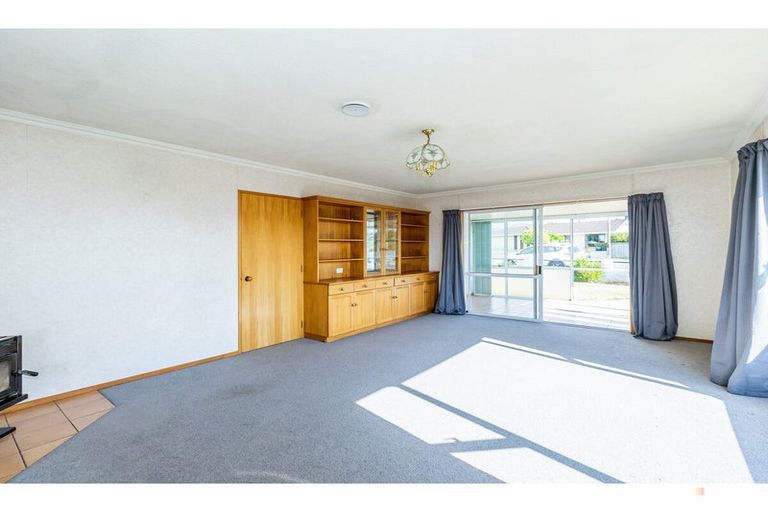 Photo of property in 19 Timaru Road, Waimate, 7924