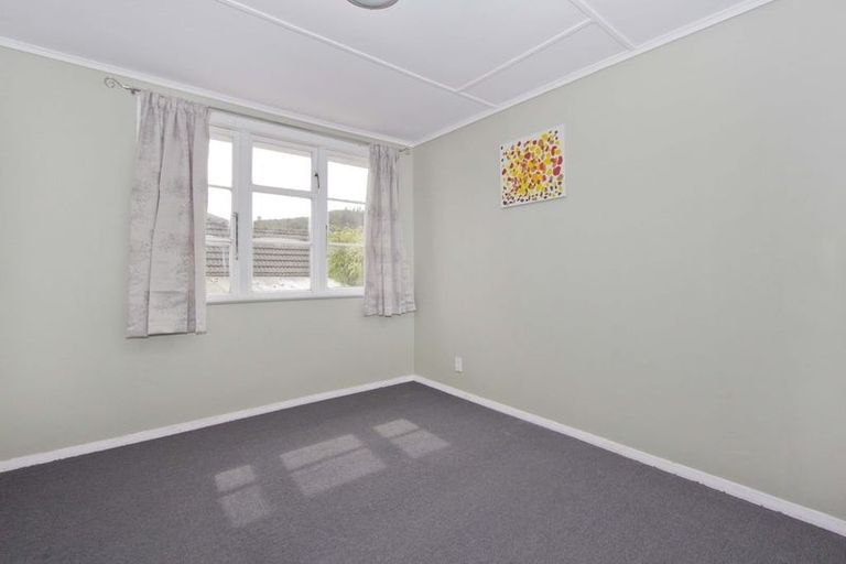 Photo of property in 6 Boyd Grove, Naenae, Lower Hutt, 5011