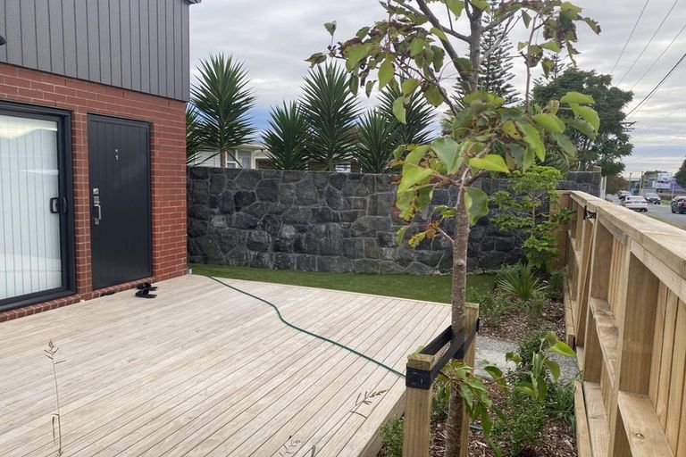 Photo of property in 1/125b Metcalfe Road, Ranui, Auckland, 0612