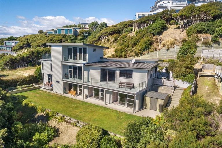 Photo of property in 21 Seascape View, Paremata, Porirua, 5024