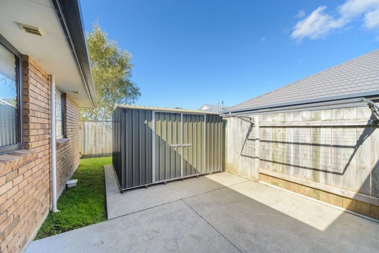 Photo of property in 16 Lorenzo Place, Kelvin Grove, Palmerston North, 4414