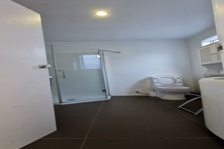 Photo of property in 81 Castor Bay Road, Castor Bay, Auckland, 0620