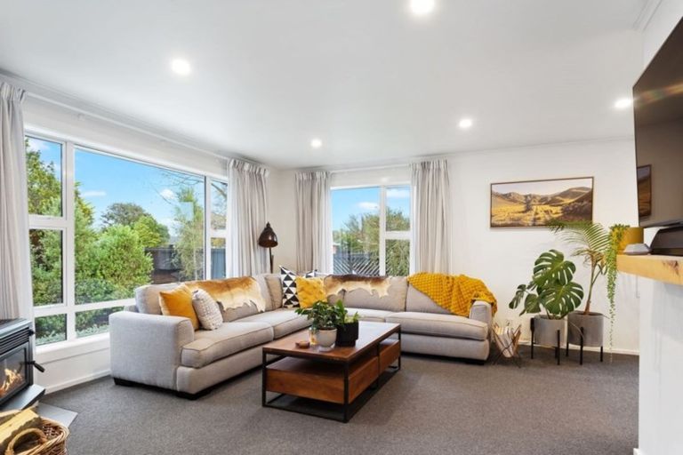 Photo of property in 25 Saunders Place, Redwood, Christchurch, 8051