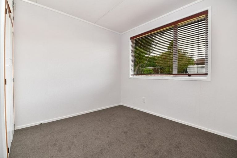 Photo of property in 24 Albatross Road, Red Beach, 0932