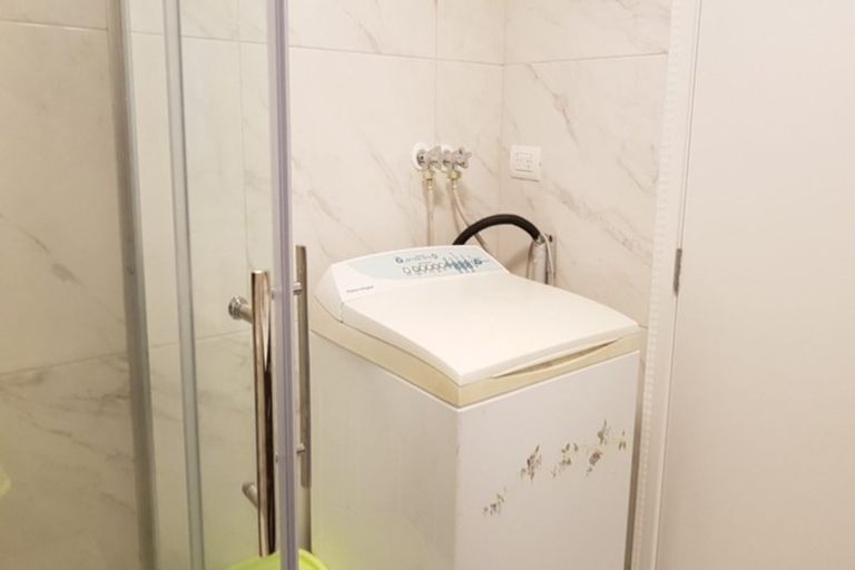 Photo of property in 254 Glamorgan Drive, Northcross, Auckland, 0630