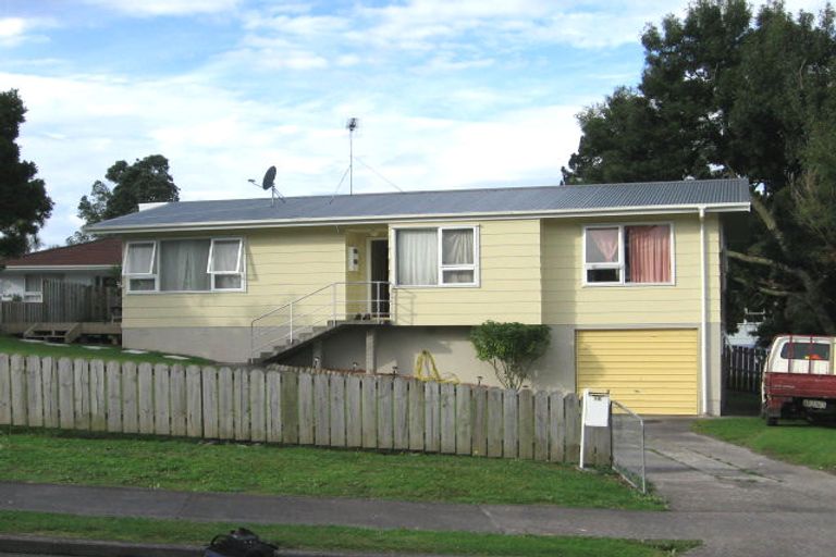 Photo of property in 14 Backhurst Grove, Massey, Auckland, 0614
