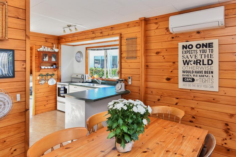 Photo of property in 1/133 Carnoustie Drive, Wattle Downs, Auckland, 2103