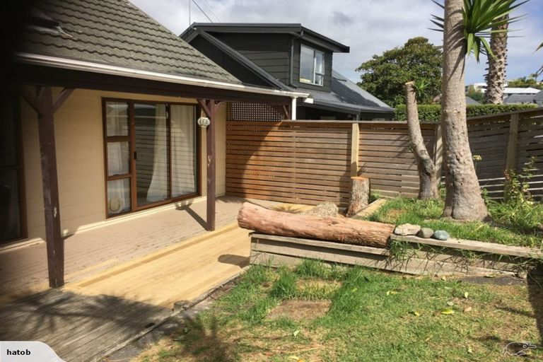 Photo of property in 2/15 Belle Vue Avenue, Northcote Point, Auckland, 0627