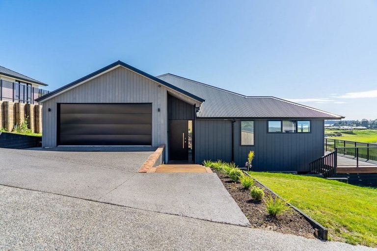 Photo of property in 32 Oyster Place, Omokoroa, 3114