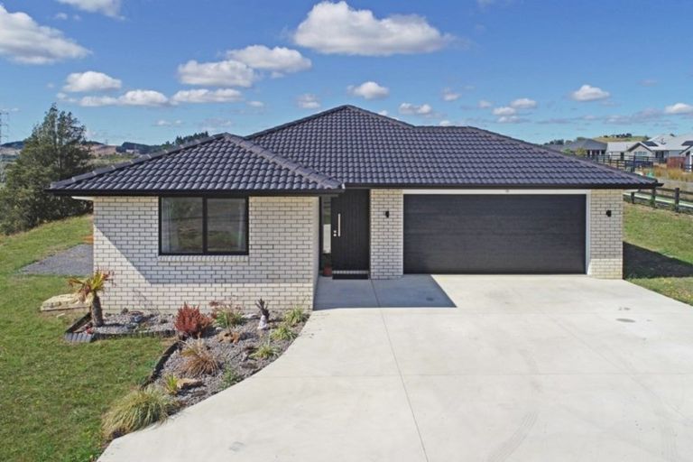 Photo of property in 49 Te Ara Aukati Terrace, Pokeno, 2471