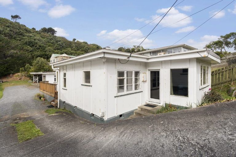 Photo of property in 50 Happy Valley Road, Owhiro Bay, Wellington, 6023