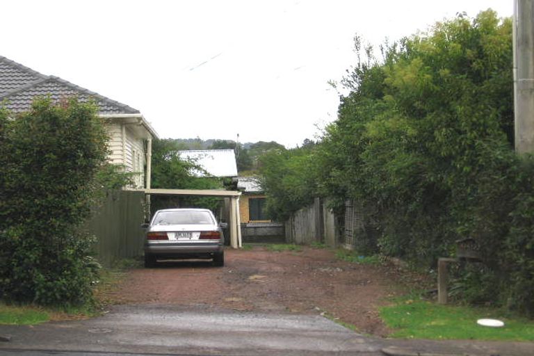 Photo of property in 1/334 West Coast Road, Glen Eden, Auckland, 0602