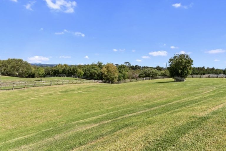 Photo of property in 202 Oraha Road, Kumeu, 0892