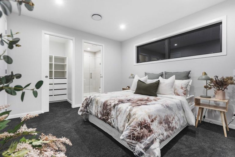 Photo of property in 7b Montrose Place, Highlands Park, New Plymouth, 4312