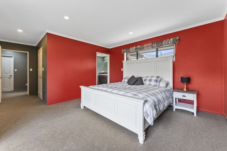 Photo of property in 2 Masefield Terrace, Kelvin Grove, Palmerston North, 4414