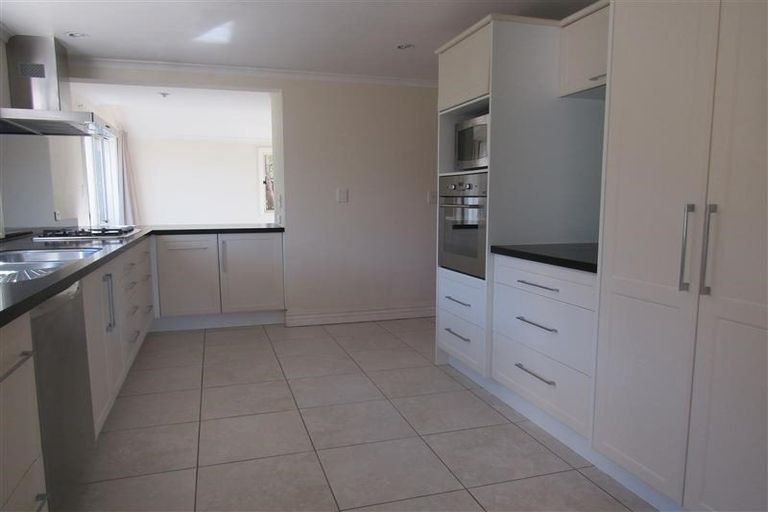 Photo of property in 62 Hebron Road, Waiake, Auckland, 0630