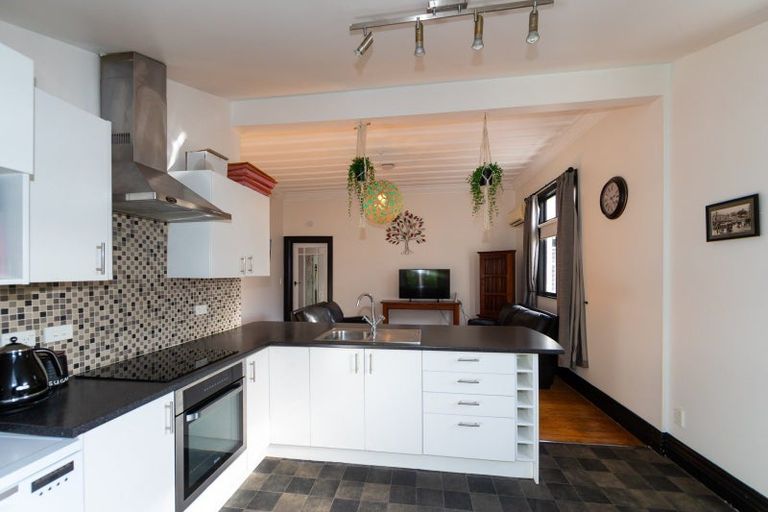 Photo of property in 131 Shakespeare Road, Bluff Hill, Napier, 4110