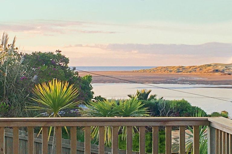 Photo of property in 12 Wainamu Road, Raglan, 3297