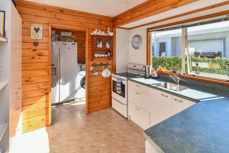 Photo of property in 1/133 Carnoustie Drive, Wattle Downs, Auckland, 2103