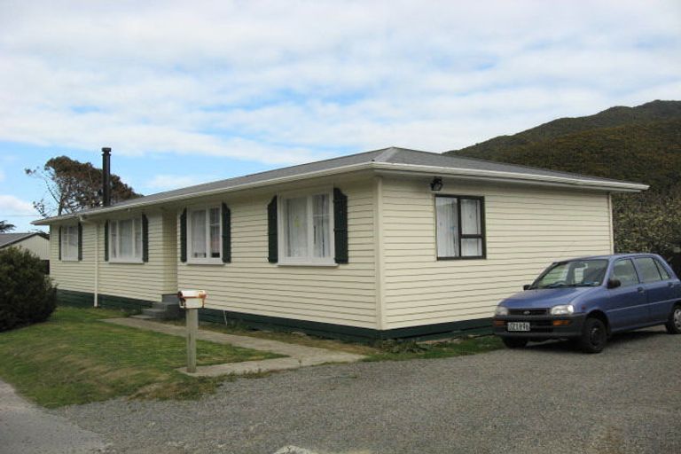 Photo of property in 13 Parenga Street, Wainuiomata, Lower Hutt, 5014