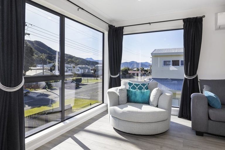 Photo of property in 15 Beach Road, Waikawa, Picton, 7220