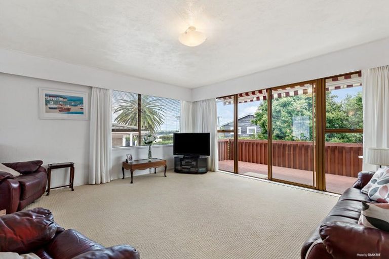 Photo of property in 2/5 Pine Ridge Terrace, Hauraki, Auckland, 0622