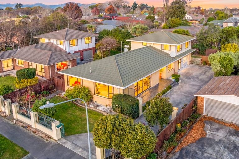 Photo of property in 31 Montclare Avenue, Ilam, Christchurch, 8041