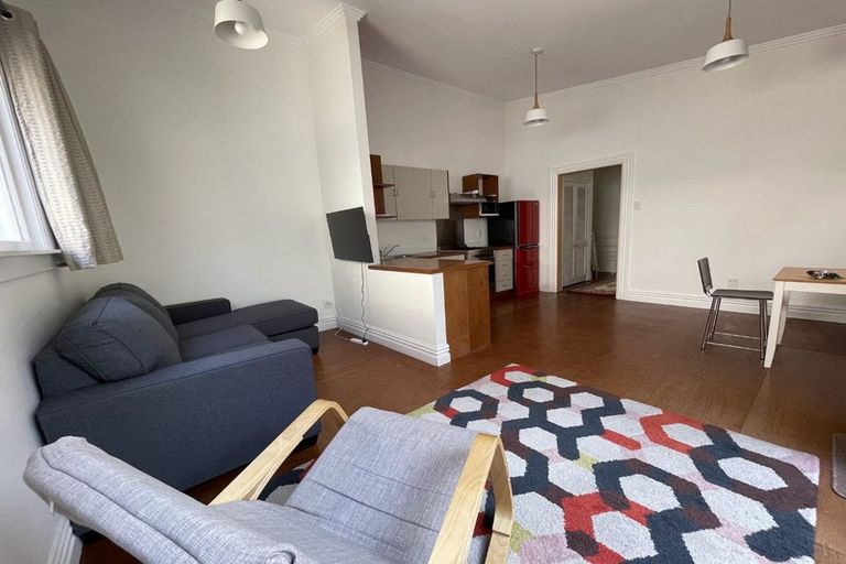 Photo of property in 5 Lipman Street, Mount Victoria, Wellington, 6011