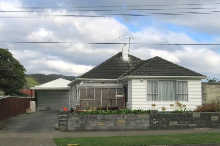 Photo of property in 54 Reynolds Street, Taita, Lower Hutt, 5011